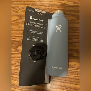 Hydro Flask Bottle with Flex Straw Cap